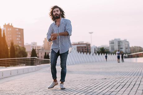 Glamorunarcotico_Charlie_cole_Desalia_Session_Valencia_Ron_Barcelo_PullAndBear_Shirt_Skinny_Jeans_Zara_Oxfords_Menswear_Street_style (8)