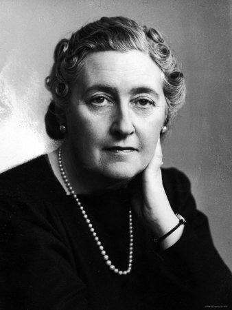 Agatha Christie y su Triste Ciprés