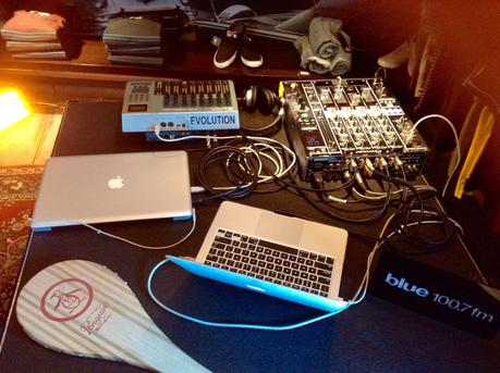 Penguin celebro su Alianza con FM Blue 100.7