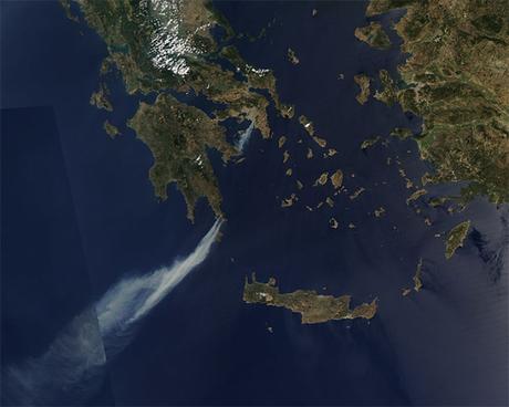 Imagen satélite de incendios en Grecia