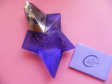 Uno de mis perfumes favoritos del momento...me inspira una manicura