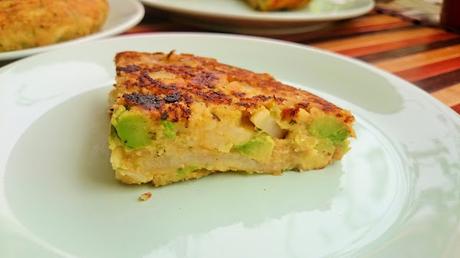 Tortilla vegana de patata y aguacate