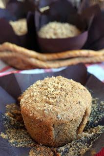 Magdalenas integrales con nueces y lino