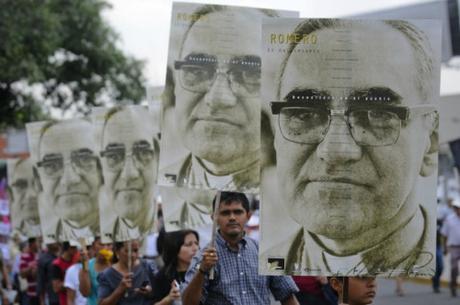 Imagen tomada de http://saltandlighttv.org/blog/saints-and-blesseds/sl-to-air-beatification-of-archbishop-oscar-romero 
