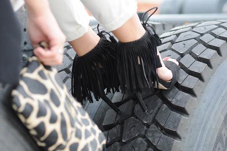 ADD FRINGES TO YOUR LOOK ADD FRINGES TO YOUR LOOK