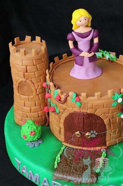 TARTA FONDANT CASTILLO PARA SIR JOSE & LADY TAMARA