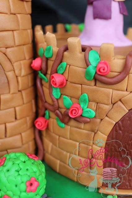 TARTA FONDANT CASTILLO PARA SIR JOSE & LADY TAMARA