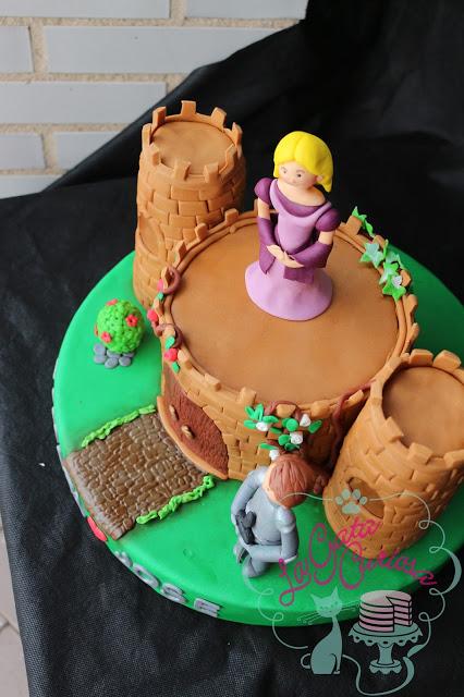 TARTA FONDANT CASTILLO PARA SIR JOSE & LADY TAMARA