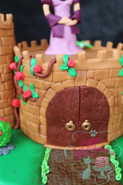 TARTA FONDANT CASTILLO PARA SIR JOSE & LADY TAMARA