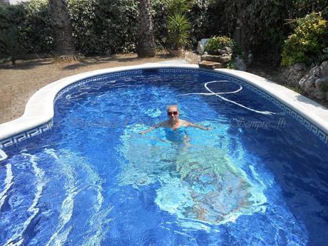 UN DÍA DE PISCINA,A LA BARCELONA D' ABANS, D' AVUI I DE SEMPRE...20-07-2015...!!!