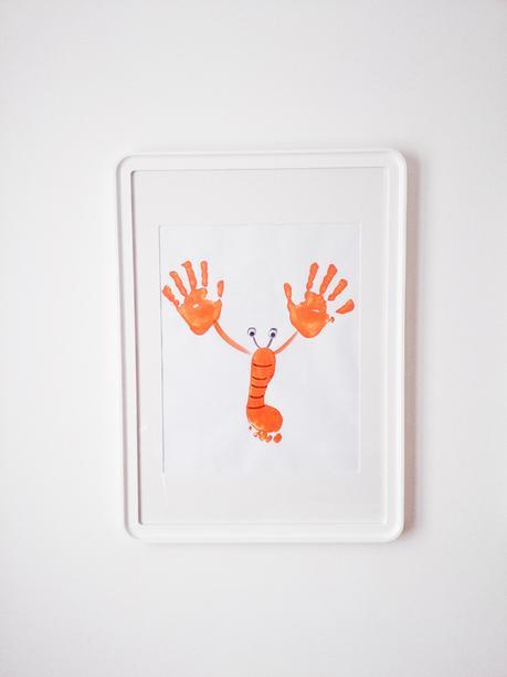 Manualidad Decorar en familia_ Lámina cangrejo pintada con pies y manos6