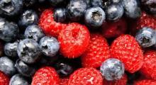 ¿Cómo hacer un vinagre medicinal? frambuesas y arandanos frescos
