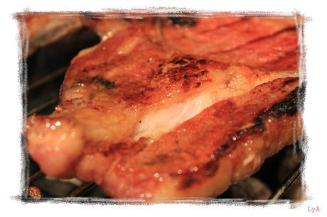 Black and blue steaks, filetes marinados a la barbacoa Black and blue steaks, filetes marinados a la barbacoa