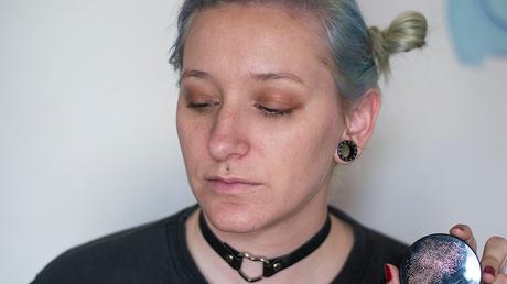 04-usar-bronzer-como-sombra-maquillaje-ojos-cansados-tutorial