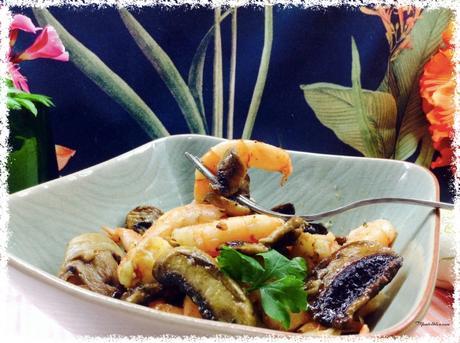 Ensalada de champiñones y langostinos al ajillo Ensalada de champiñones y langostinos al ajillo