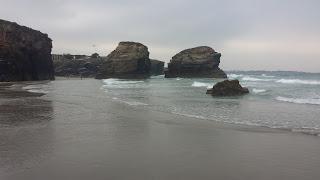 A recorrer la Playa de las Catedrales
