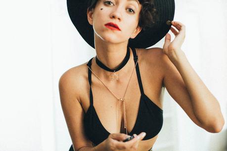 Self-portrait-aminta-online-selfie-