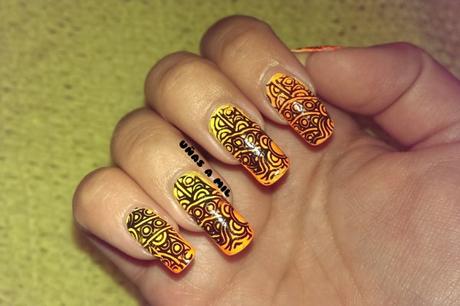 diseño_uñas_degradado_naranja_amarillo_estampación