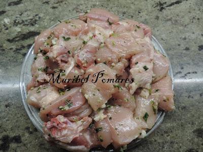 Pollo con patatas a la importancia.