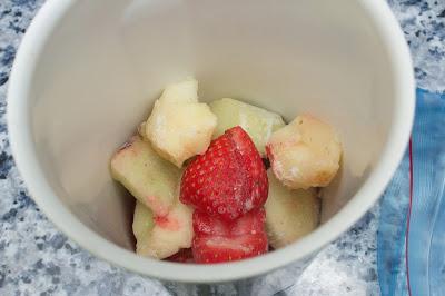 Heladitos y batido de fresa y paraguaya