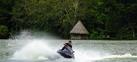 Deportes de aventura en laguna azul