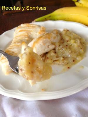 PECHUGAS DE POLLO CON SALSA DE PLATANO Y MOSTAZA