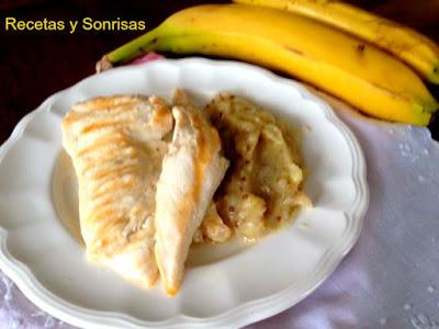 PECHUGAS DE POLLO CON SALSA DE PLATANO Y MOSTAZA