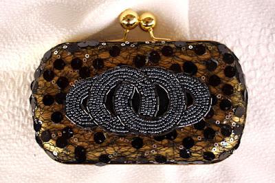 BOLSO JOYA, CLUTCH RIGIDO GARABATEA NEGRO DORADO CLUTCH FIESTA COLOR ORO Y NEGRO AÑOS 20