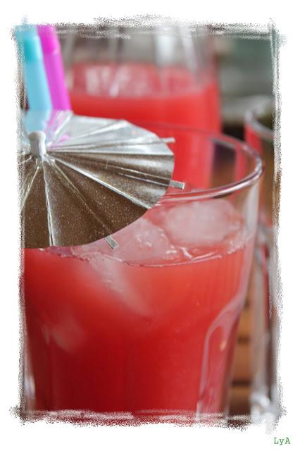 Limonada de sandía... para brindar por Totoro y para el Reto Color y Sabor de Temporada