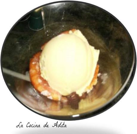 Copa de frutas, y helado