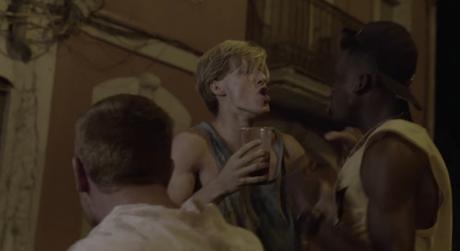 “No leer en verano es un crimen”, la campaña del #AsesinoDelLibro