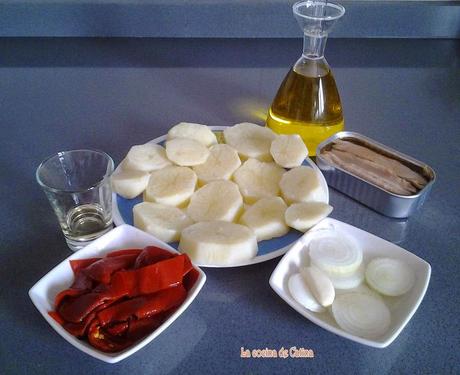 Ensalada de patatas, ventresca y pimientos del piquillo
