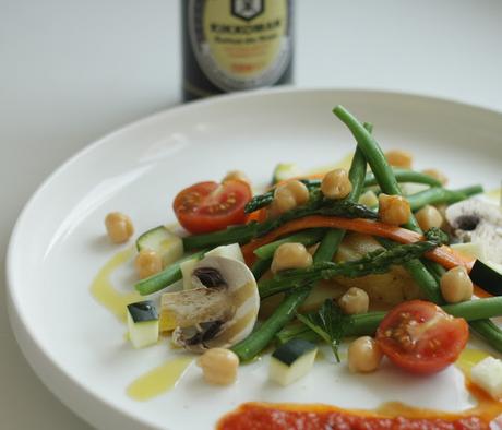 ENSALADA DE JUDÍAS TIERNAS, SALSA DE TOMATE CON SOJA Y CAYENA