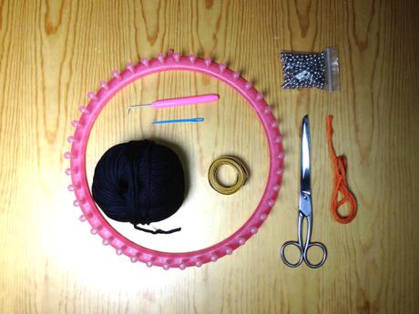 Materiales para el tutorial del top negro en telar