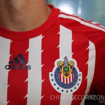 Chivas vs América: ¿qué equipo presentó un mejor uniforme para el Apertura 2015?