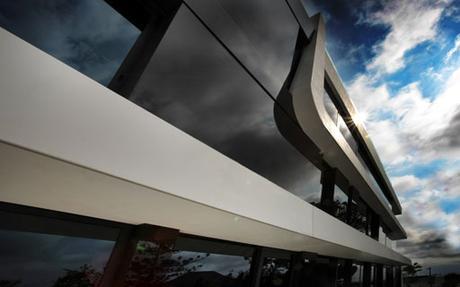 DETALLES ARQUITECTÓNICOS: FACHADA A-CERO EN CORIAN