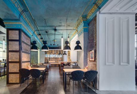 Combinación de estilos en el diseño interior de este bar en Kiev