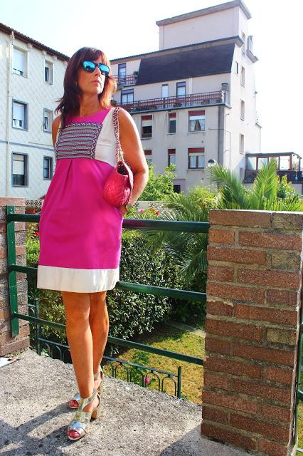 MIS LOOKS - VESTIDO FUCSIA CUSTOMIZADO