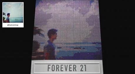 Forever 21 crea una pantalla que reproduce fotos de Instagram con hilos