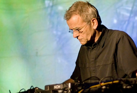 Fallece uno de los pioneros de la música electrónica, Dieter Moebius