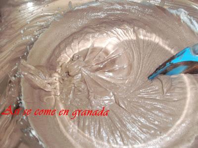 Helado de chocolate cremoso