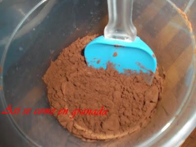 Helado de chocolate cremoso