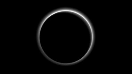 He visto bloques de hielo flotar en el corazón de Plutón…