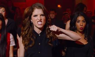 Crítica de Dando la nota: Aun más alto