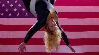 Crítica de Dando la nota: Aun más alto