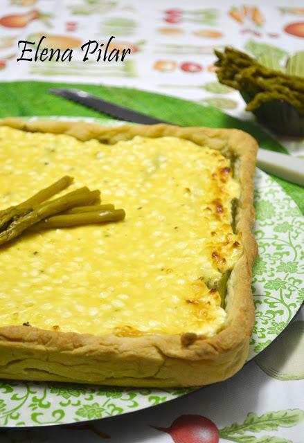 Coca de espárragos verdes