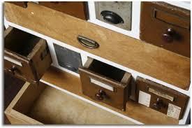 Descubre el simbolismo onírico al soñar con un cajón. sueño con cajones