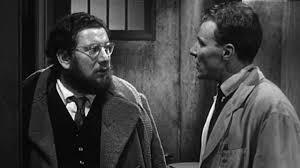 ESPÍAS, LOS (Les espions (Le espie)) (Francia, 1957) Intriga