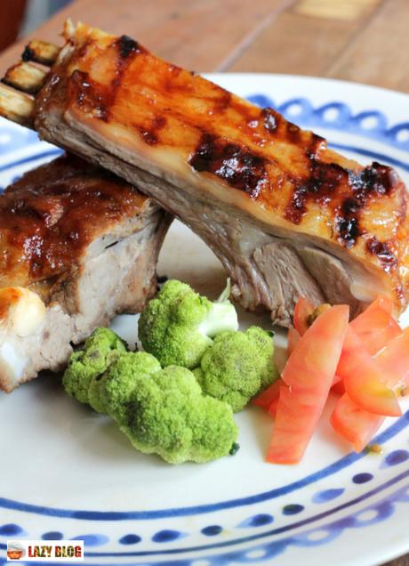 Churrasco de cordero en adobo casero y cocinado en la parrilla. Receta