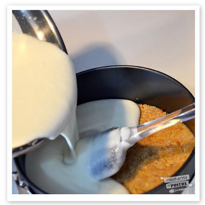 TARTA MOUSSE DE PIÑA COLADA SIN HORNO / NO-BAKE PINA COLADA MOUSSE CAKE